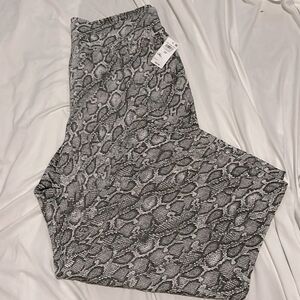 NWT- Bar lll - 3X. Snake Print Wide Leg Pant